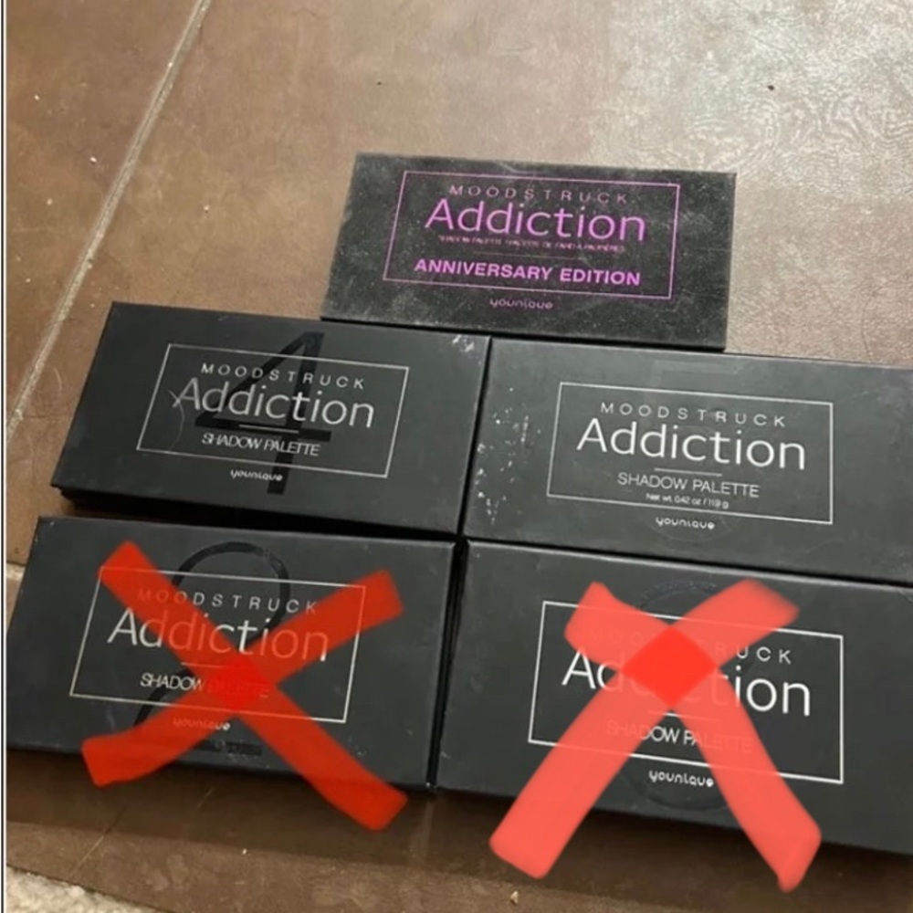 Bundle of Younique eye pallets